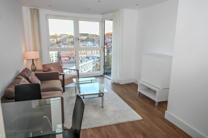 1 Bedroom Flat To Rent In Queensland Road, Highbury And Islington, N7