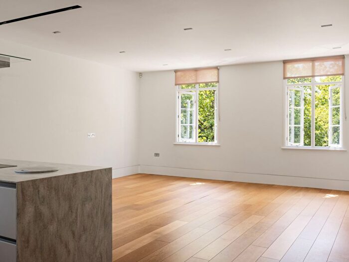 2 Bedroom Flat To Rent In Maida Vale, London, W9