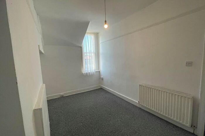1 Bedroom Flat For Sale In C Glebe Avenue, Enfield, Middlesex, EN2
