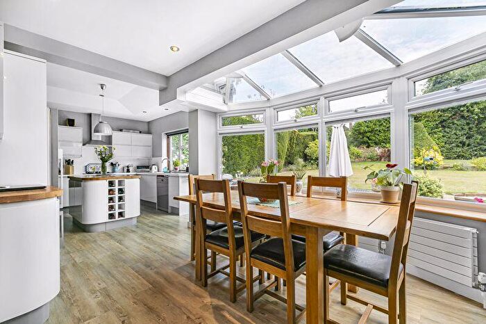 4 Bedroom Detached House For Sale In Lower Road, Fetcham, KT22