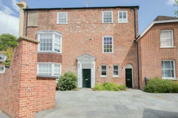 1 Bedroom Flat To Rent In Oaten Hill Canterbury CT1