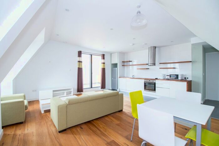 2 Bedroom Flat To Rent In Downside Road, Headington, Oxford, OX3