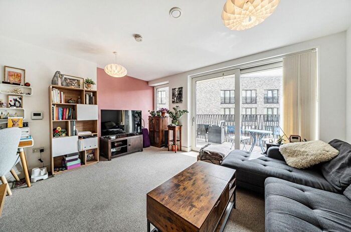 2 Bedroom Flat For Sale In Buckstone Apartments, Blackfriars Road, London, SE1