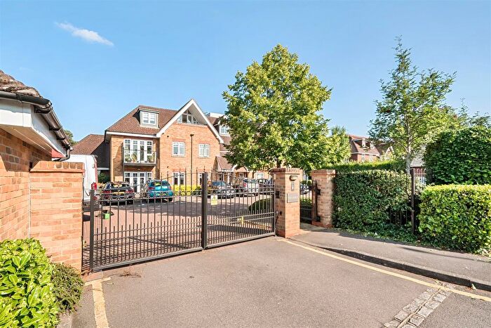 2 Bedroom Flat For Sale In Callaway, Shoppenhangers Road, Maidenhead, SL6