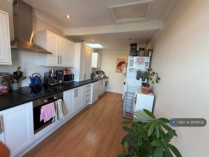 2 Bedroom Flat To Rent In Whatley Road, Bristol, BS8