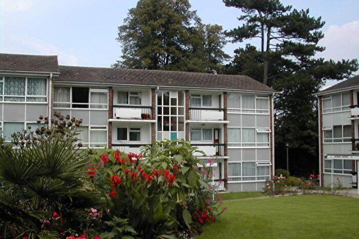 2 Bedroom Flat To Rent In Winnals Park, Haywards Heath, RH16