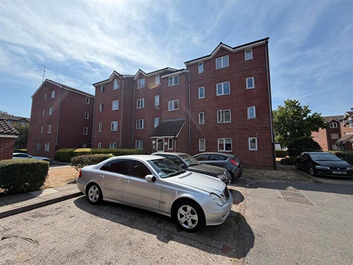 1 Bedroom Flat To Rent In Linnet Close, Edmonton, N9