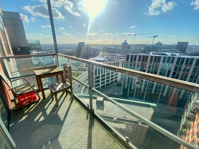 2 Bedroom Apartment To Rent In West Point Financial District Leeds, LS1