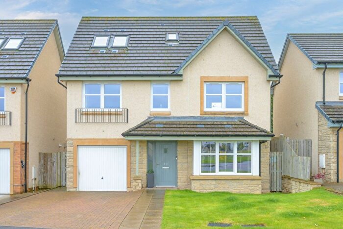 5 Bedroom Town House For Sale In Mcdonald Street, Dunfermline, KY11