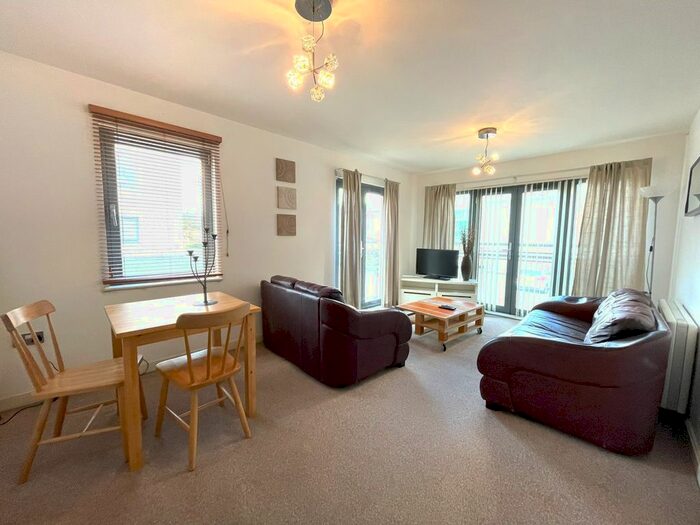 2 Bedroom Flat To Rent In St Catherines Court, Swansea, SA1