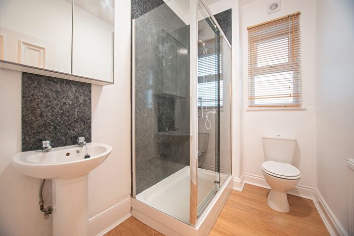 1 Bedroom Flat To Rent In Marlborough Avenue, Princes Avenue, Hull, HU5