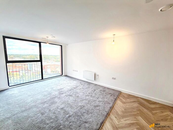 2 Bedroom Flat To Rent In Willow Court, Ford Lane, Salford, M6