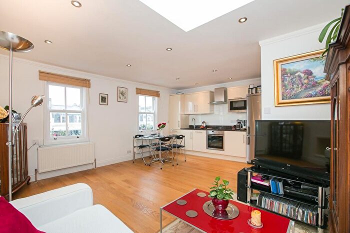 2 Bedroom Flat To Rent In Longridge Road, Earl's Court, London, SW5