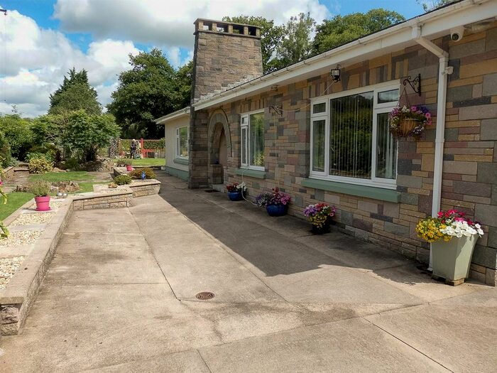 3 Bedroom Bungalow For Sale In Waundolau, St. Peters, Carmarthen, SA31