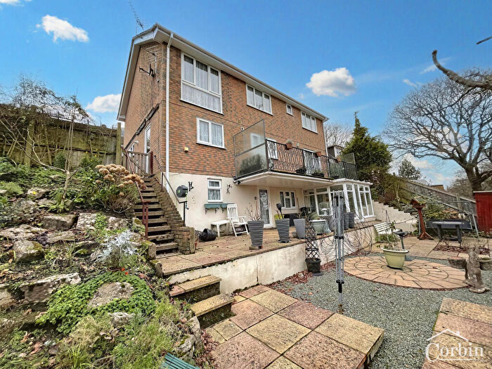 5 Bedroom Detached House For Sale In Headswell Avenue, Bournemouth, BH10