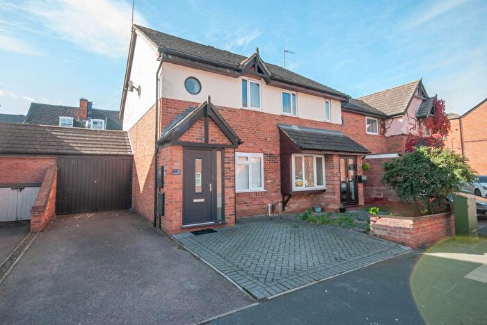 2 Bedroom Mews To Rent In Pennington Mews, Rugby, CV21