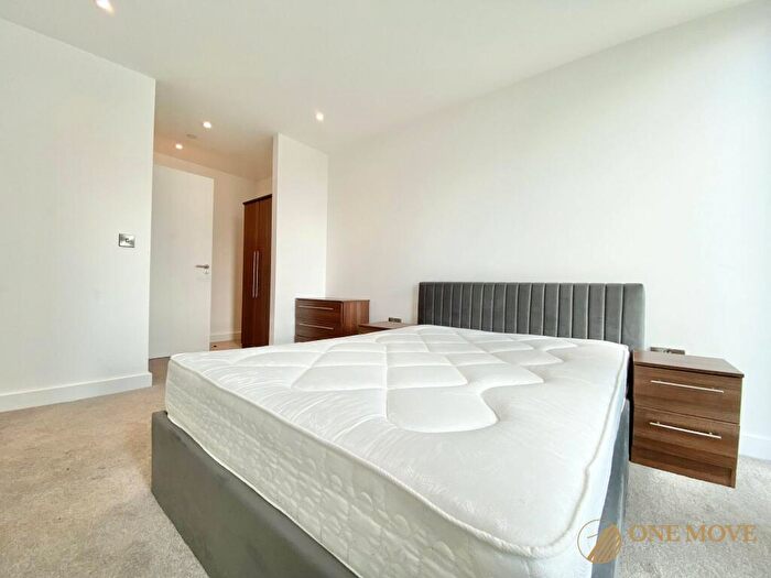 2 Bedroom Flat To Rent In Chester Road, Manchester, M15