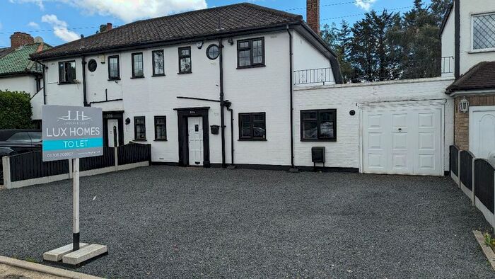 4 Bedroom Semi-Detached House To Rent In Eastern Avenue East, Romford, RM2