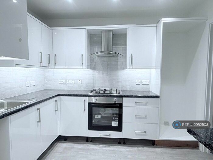 4 Bedroom End Of Terrace House To Rent In Silkstream Road, Edgware, HA8