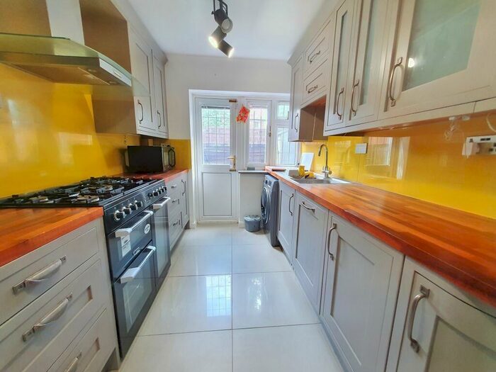 2 Bedroom Property To Rent In Hill Lane, Ruislip, HA4