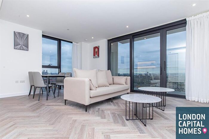 2 Bedroom Apartment To Rent In Gauging Square, London, E1W