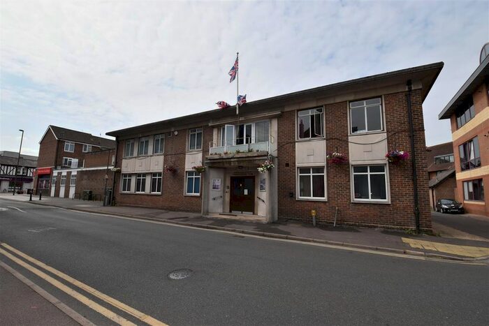 2 Bedroom Flat To Rent In Albert Road, Horley, RH6