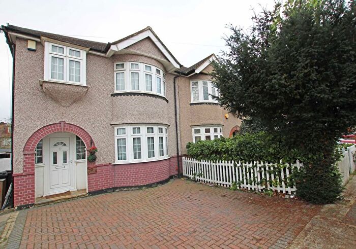 3 Bedroom Semi-detached House To Rent In Syon Park Gardens, Isleworth, TW7