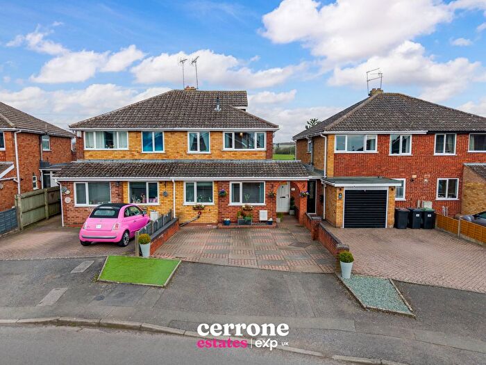 3 Bedroom Semi Detached House For Sale In Cloverdale, Stoke Prior, Bromsgrove, B60