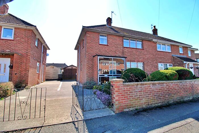 3 Bedroom Semi-Detached House For Sale In Methuen Avenue, Melksham, Wiltshire, SN12