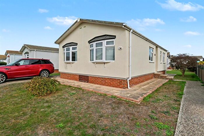 2 Bedroom Park Home For Sale In No Chain - Kings Park - Creek Road, Canvey Island, SS8