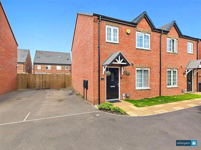 3 Bedroom Semi-Detached House For Sale In Trapper Grove, New Rossington, Doncaster, South Yorkshire, DN11