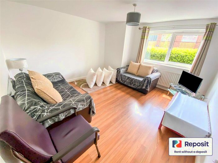 2 Bedroom Flat To Rent In Whiteoak Road, Manchester, M14