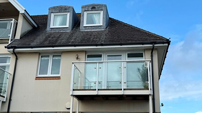 2 Bedroom Flat For Sale In Beach Road, Porthcawl, CF36