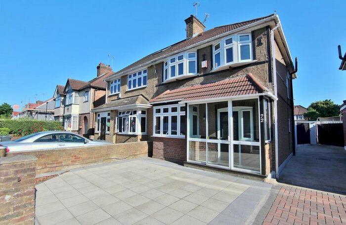 3 Bedroom Semi-Detached House To Rent In Winchester Avenue, Hounslow, TW5