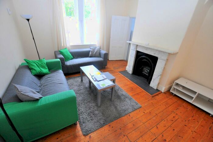 4 Bedroom Flat To Rent In West Jesmond Avenue, Newcastle Upon Tyne, NE2