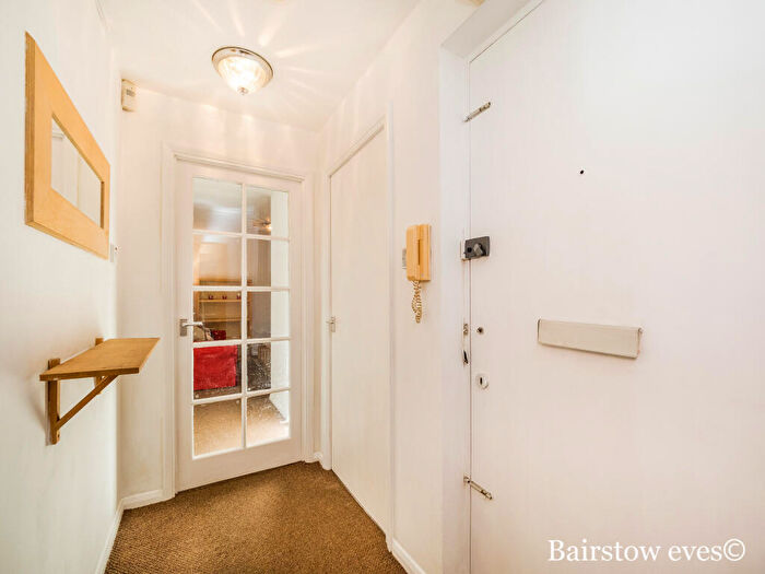 1 Bedroom Flat To Rent In Greenslade Road Barking, IG11