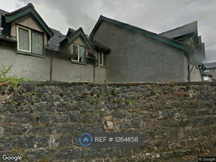 2 Bedroom Flat To Rent In Fellside Court, Kendal LA9