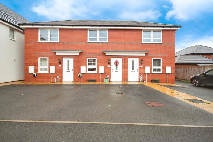 2 Bedroom Terraced House For Sale In Harris Close, Leamington Spa, Warwickshire, CV33