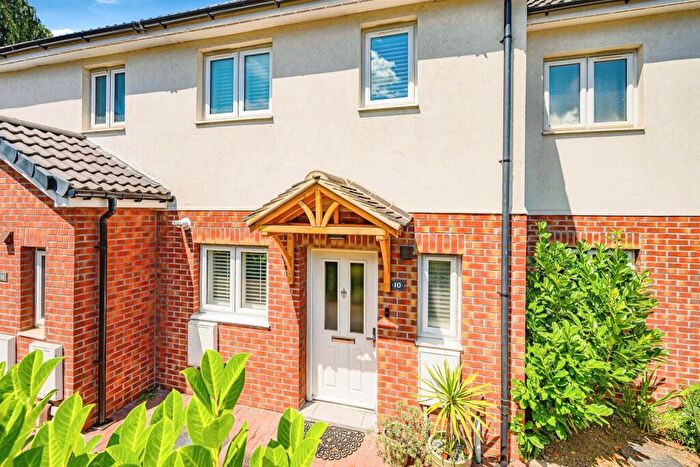 2 Bedroom Terraced House For Sale In Savoy Close, Hemel Hempstead, HP2