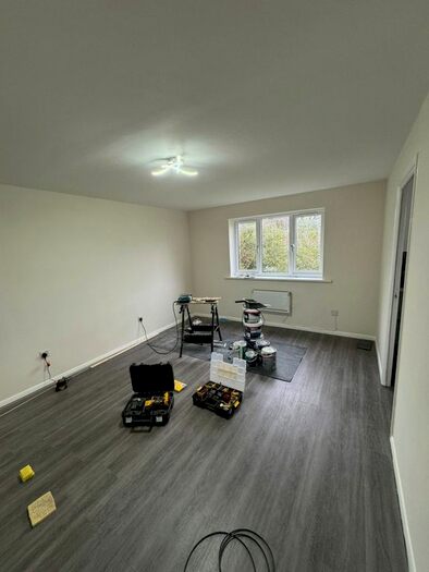 2 Bedroom Flat To Rent In Avenue Road, Romford, Essex, RM6