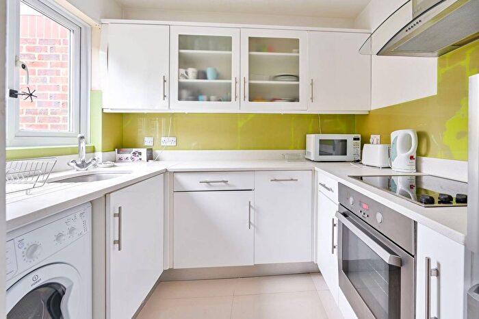 2 Bedroom Terraced House To Rent In Chaucer Drive, South Bermondsey, London, SE1