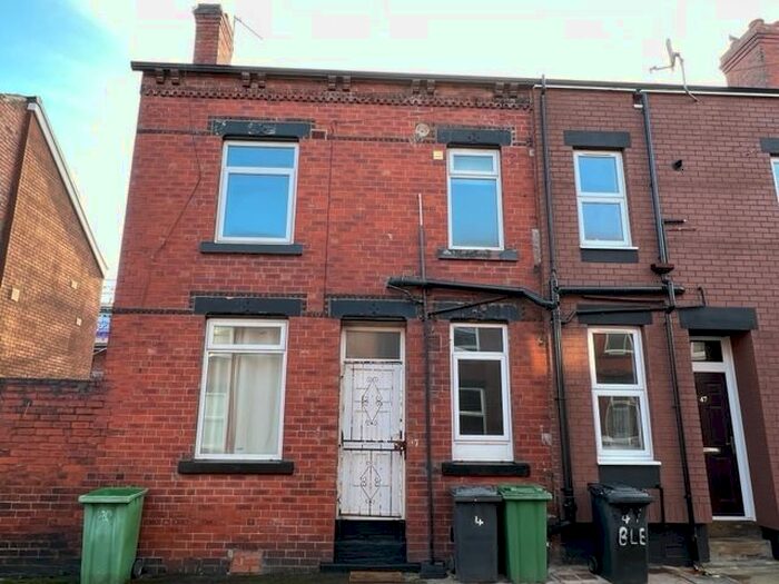 2 Bedroom Property To Rent In Recreation View, Holbeck, Leeds LS11