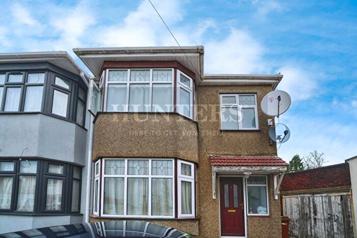 3 Bedroom Semi Detached House For Sale In Teignmouth Close, Queensbury, Edgware, HA8