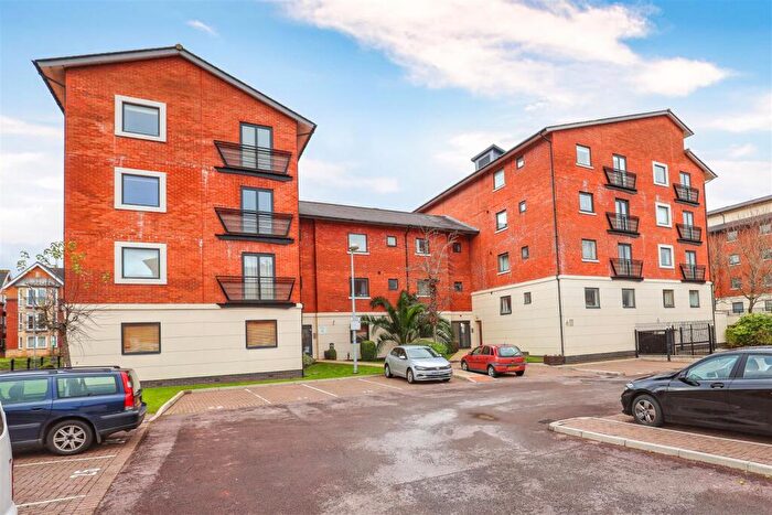 2 Bedroom Flat To Rent In Henke Court, Cardiff Bay, Cardiff, CF10