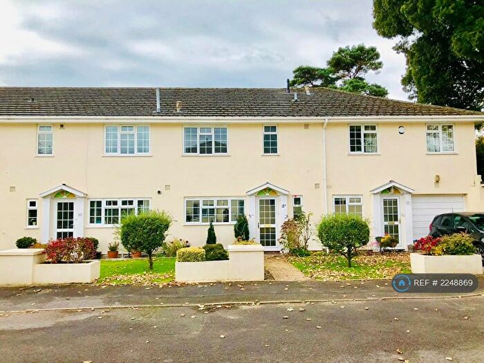 3 Bedroom Terraced House To Rent In Netherhall Gardens, Bournemouth, BH4