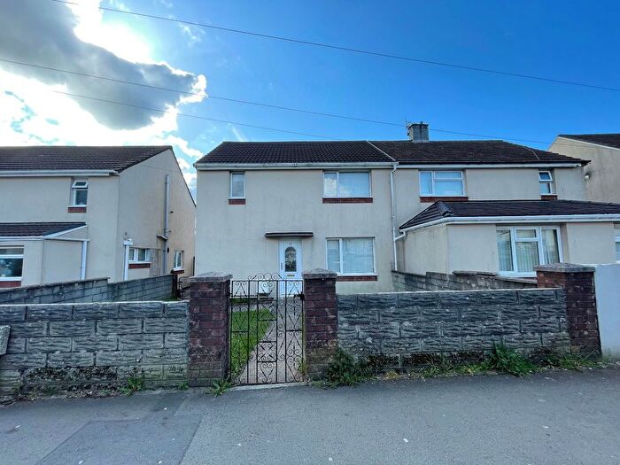 3 Bedroom Semi-Detached House To Rent In Llanfabon Drive, Trethomas, Caerphilly, CF83