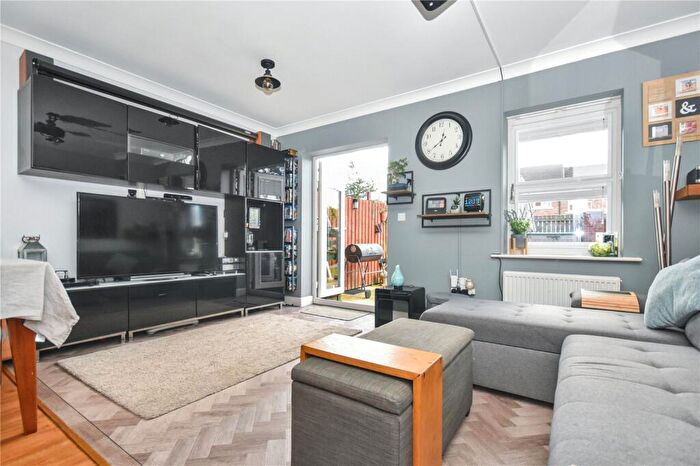 4 Bedroom Semi-Detached House For Sale In Barleyhill Road, Garforth, Leeds, LS25