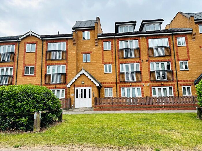 2 Bedroom Apartment To Rent In Foundry Gate, Waltham Cross, EN8