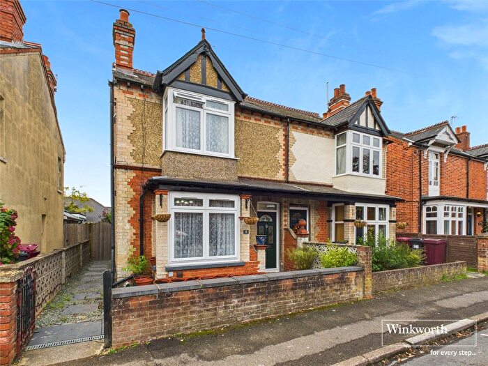 3 Bedroom Semi-detached House For Sale In Blundells Road, Tilehurst, Reading, Berkshire, RG30