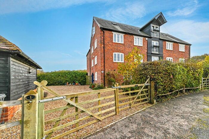 4 Bedroom Semi Detached House For Sale In Deanery Farm Oast, Chartham, CT4